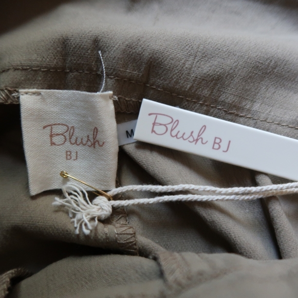 🚨NEW🚨 TAUPE PANTS 🤎 - Picture 5 of 5